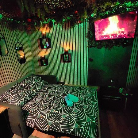 Jungle House Avec Jacuzzi A 10 Min De Disneyland -Taille Chambre- Conde-Sainte-Libiaire Exteriér fotografie