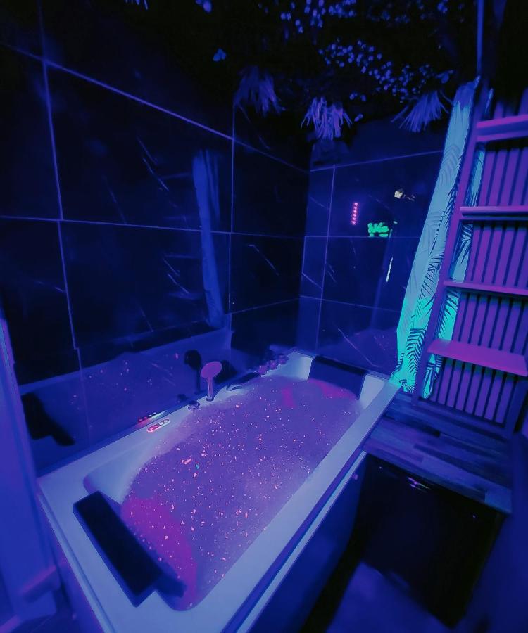 Jungle House Avec Jacuzzi A 10 Min De Disneyland -Taille Chambre- Conde-Sainte-Libiaire Exteriér fotografie